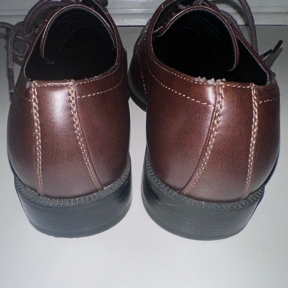 Alfani Brown Leather Adam Oxfords with Cap Toe Design - Picture 4 of 7